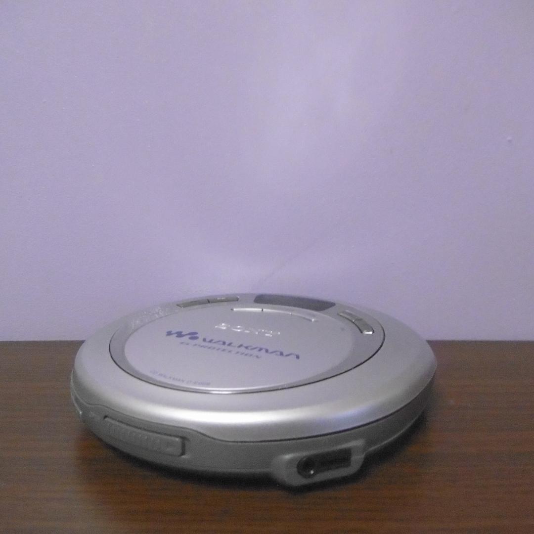 【美品】SONY CDウォークマン D-E666_S