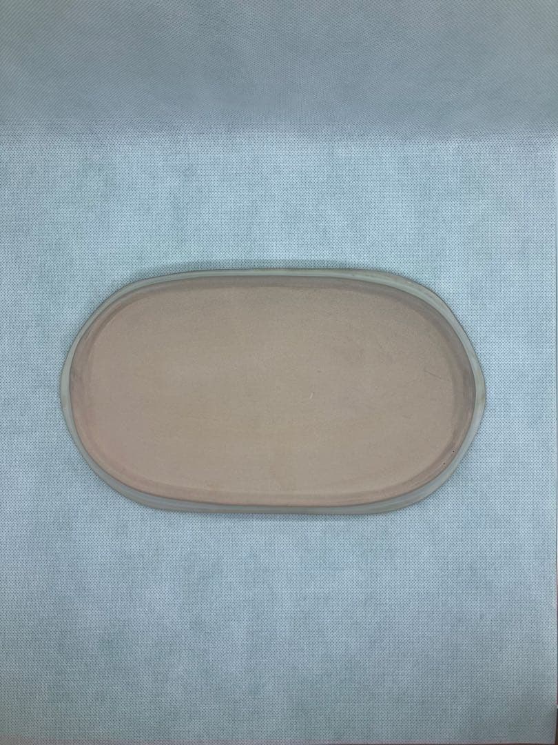 ヤナカーン　楕円形ホワイト・ベージュプレート