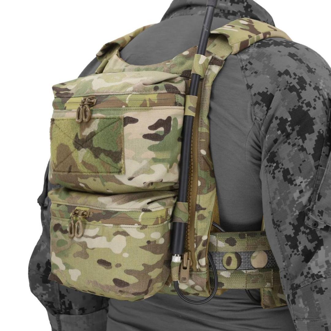 実物 FERRO CONCEPTS Double Pouch バックパネル