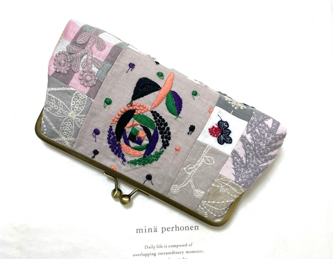 ⚮ミナペルホネン sandrose ピンク系パステル パッチワーク がま口ポーチ