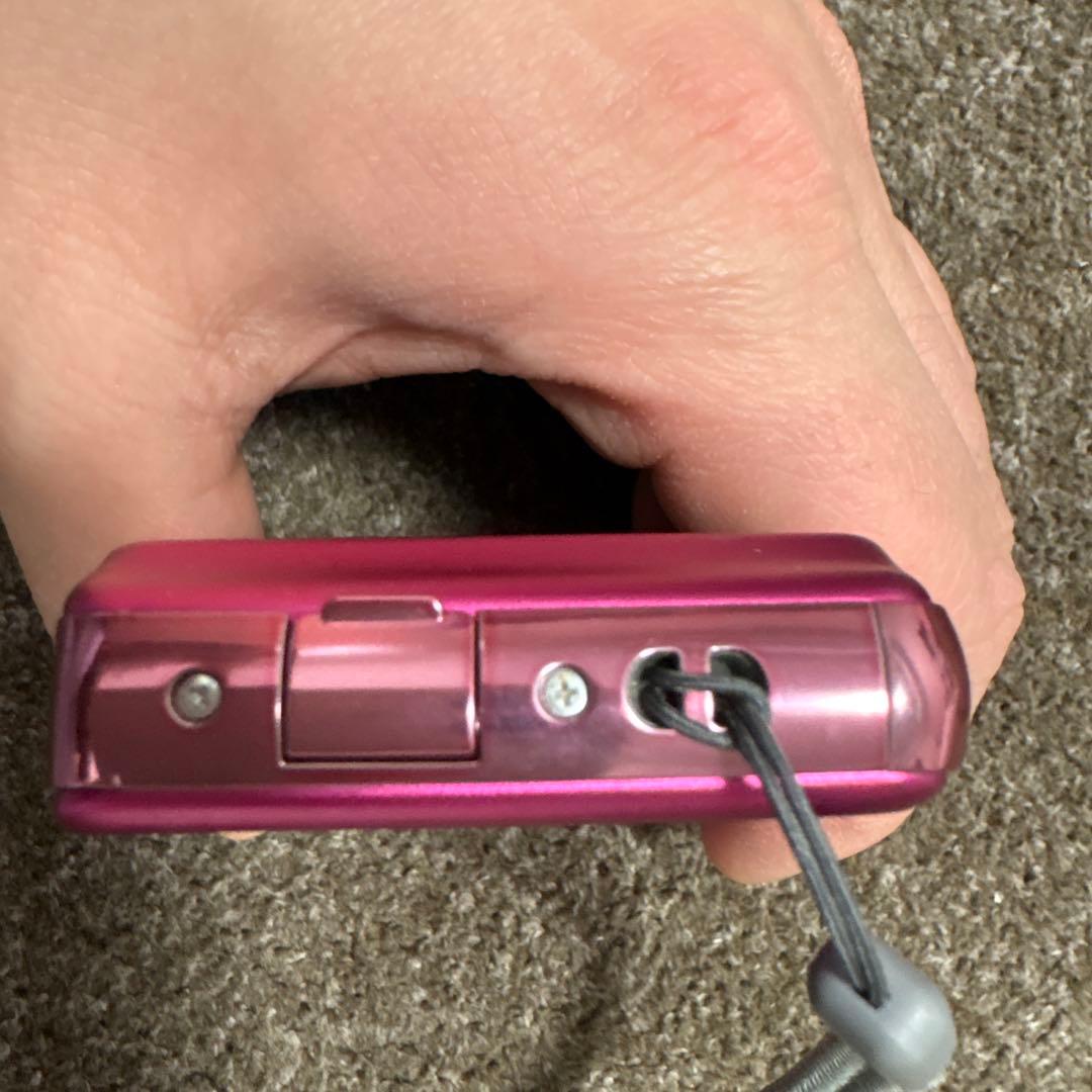 パナソニック　LUMIX DMC-FH7 レンズ内斑点あり