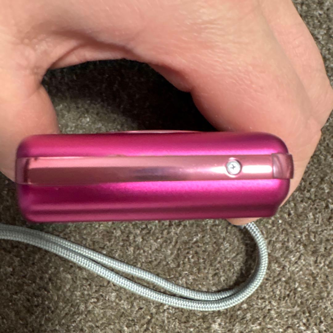 パナソニック　LUMIX DMC-FH7 レンズ内斑点あり