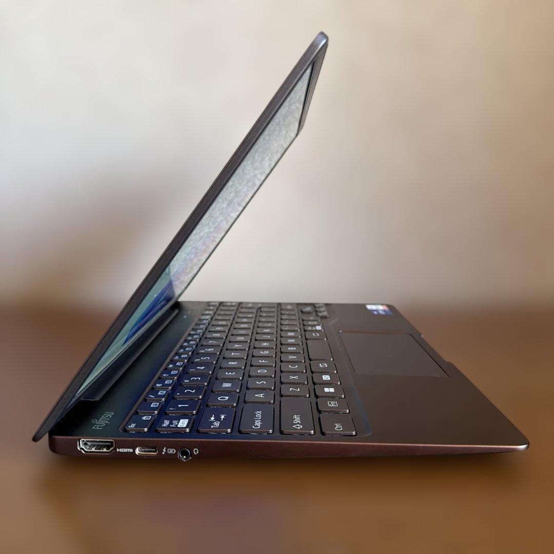 美品！LIFEBOOK i7-1260P 16GB 1TB NVMe 13.3型