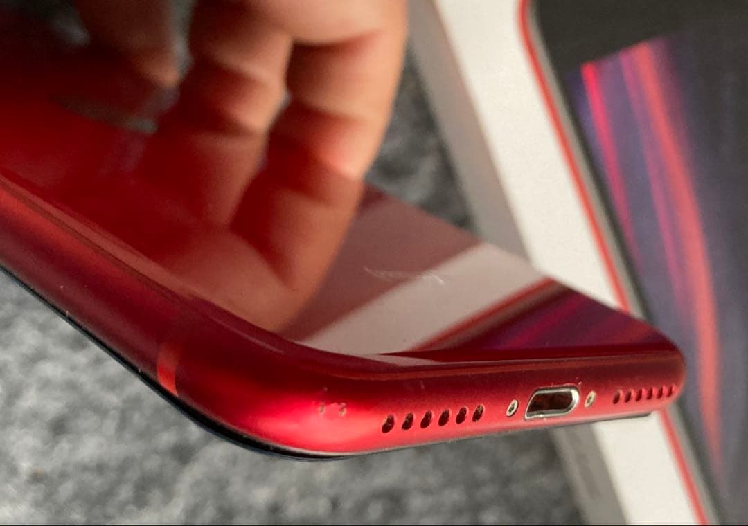 極美品Apple iPhone SE(第2世代)PRODUCTRED