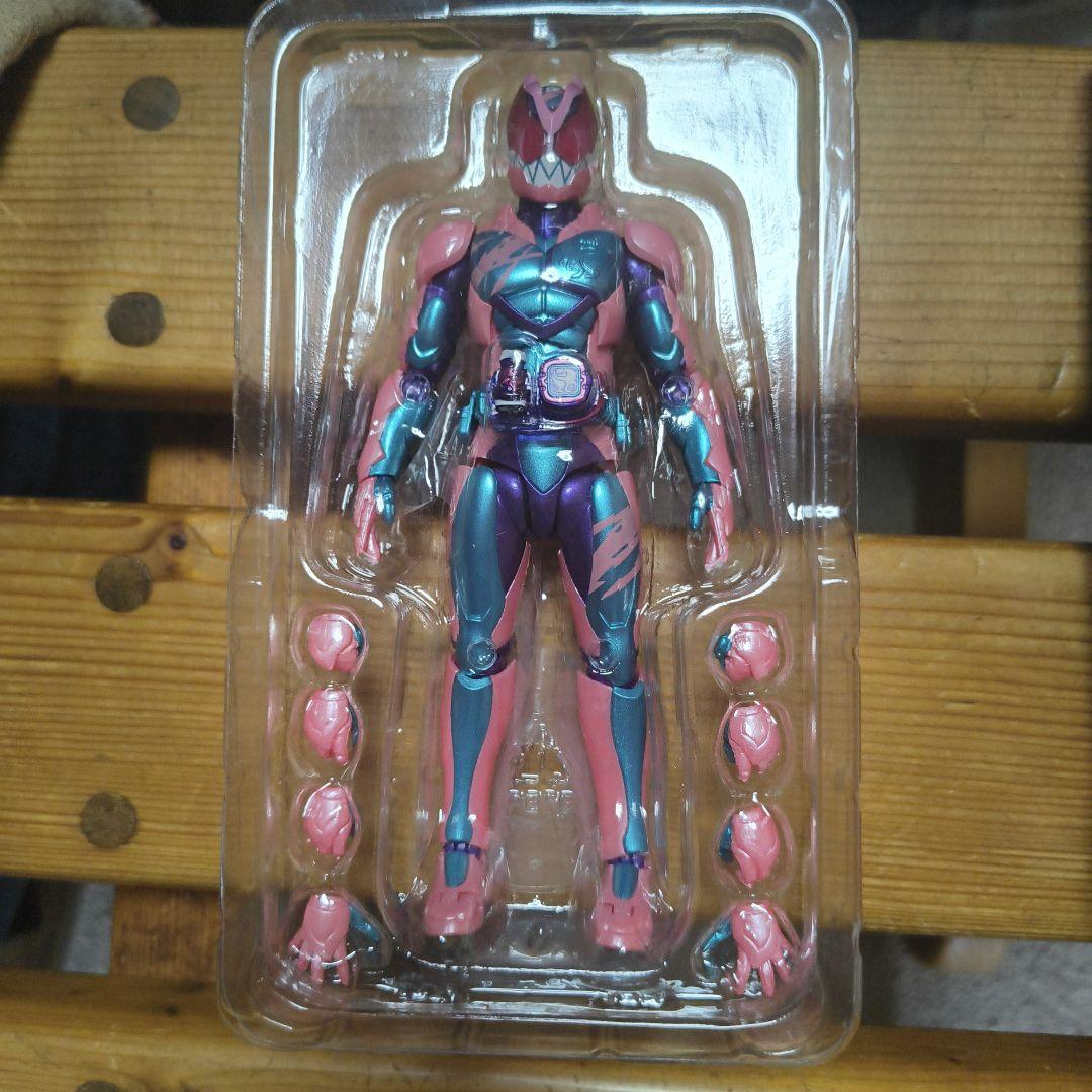 SHFiguarts 仮面ライダーリバイ バイス セット