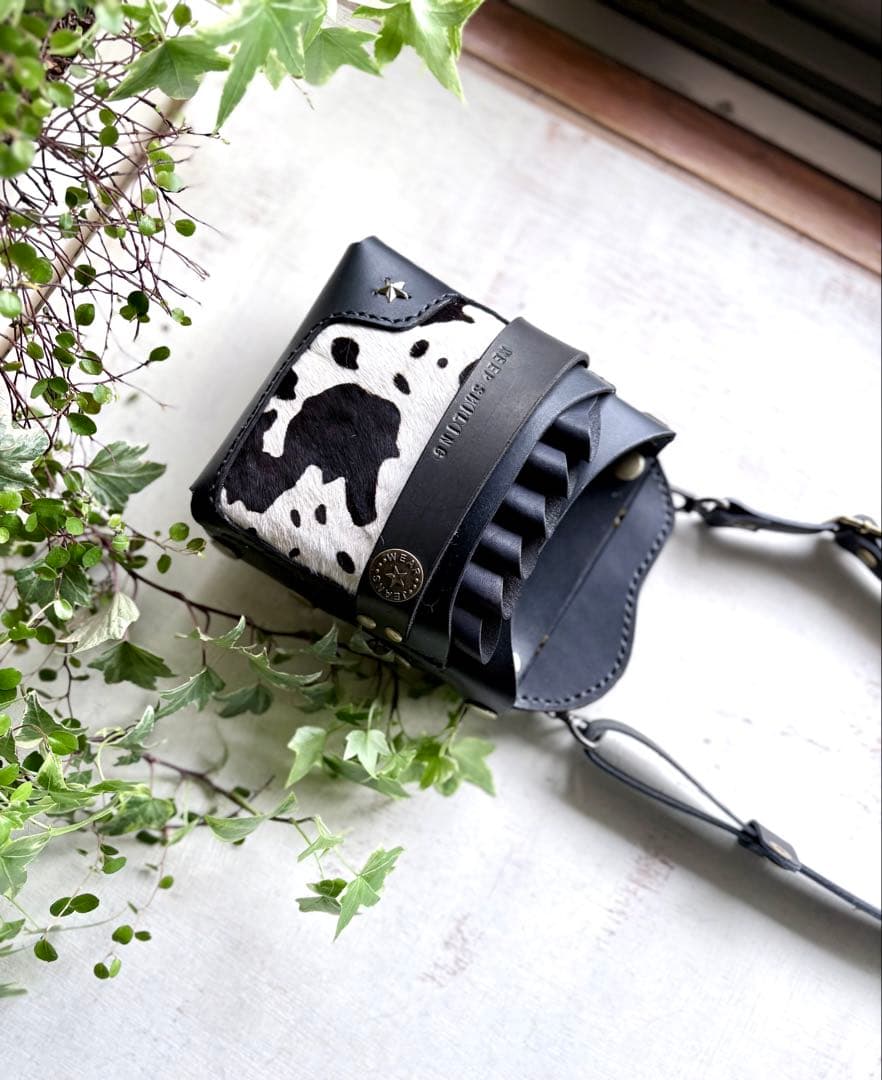 ヌメ革ブラック、ハラコカウの大容量シザーケース