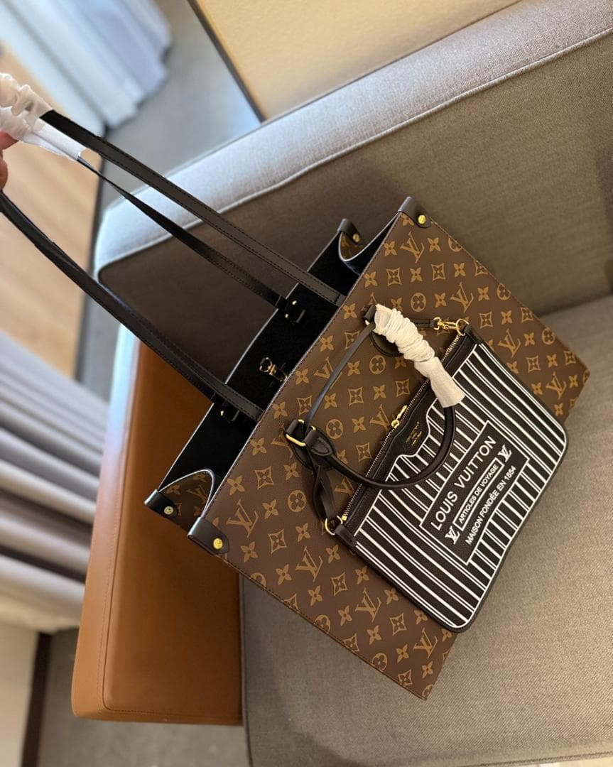 極美品ブラウン　モノグラム　トートバッグ　レザー　レディース~~