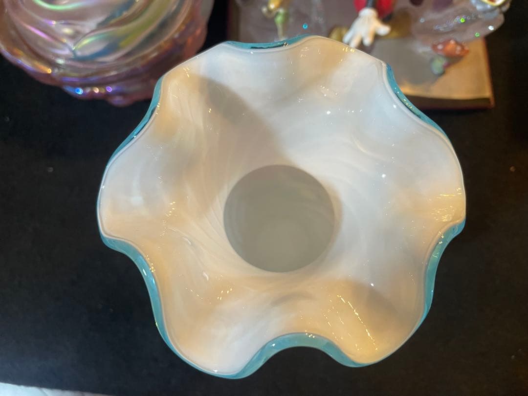 ヴィンテージ　フェントン　オパールセント　ラッフル　フラワーベース