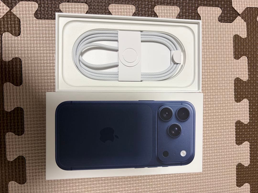 iPhone17pro 256GBディープブルー　バッテリー容量100%