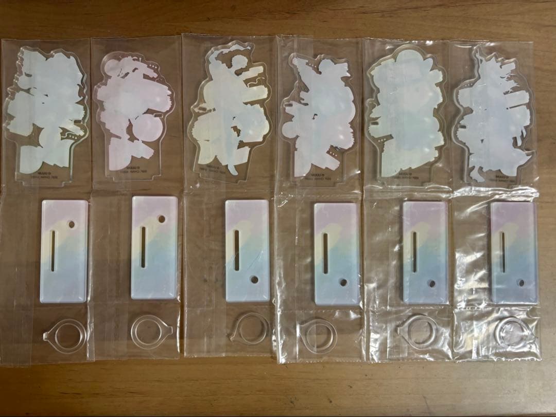 カラフルピーチ　一番くじ　アクリルスタンド　コンプリート
