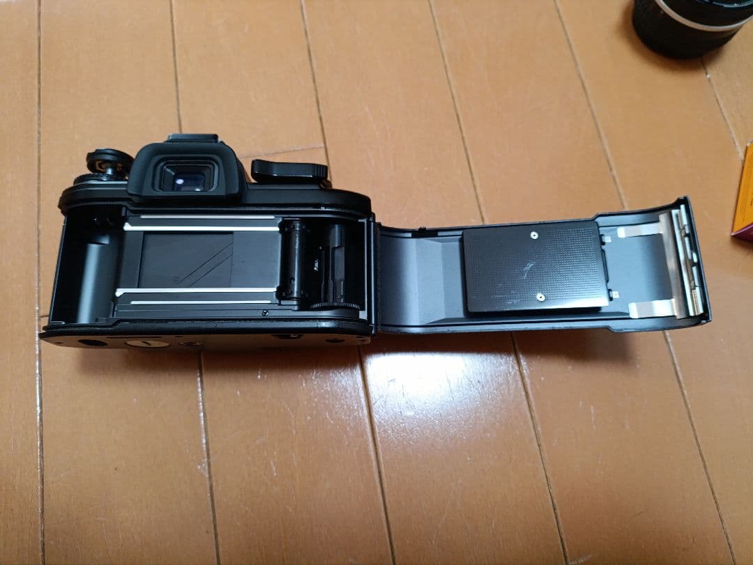 Nikon EM 本体 ＋ NIKKOR 50mm f/1.8 レンズセット