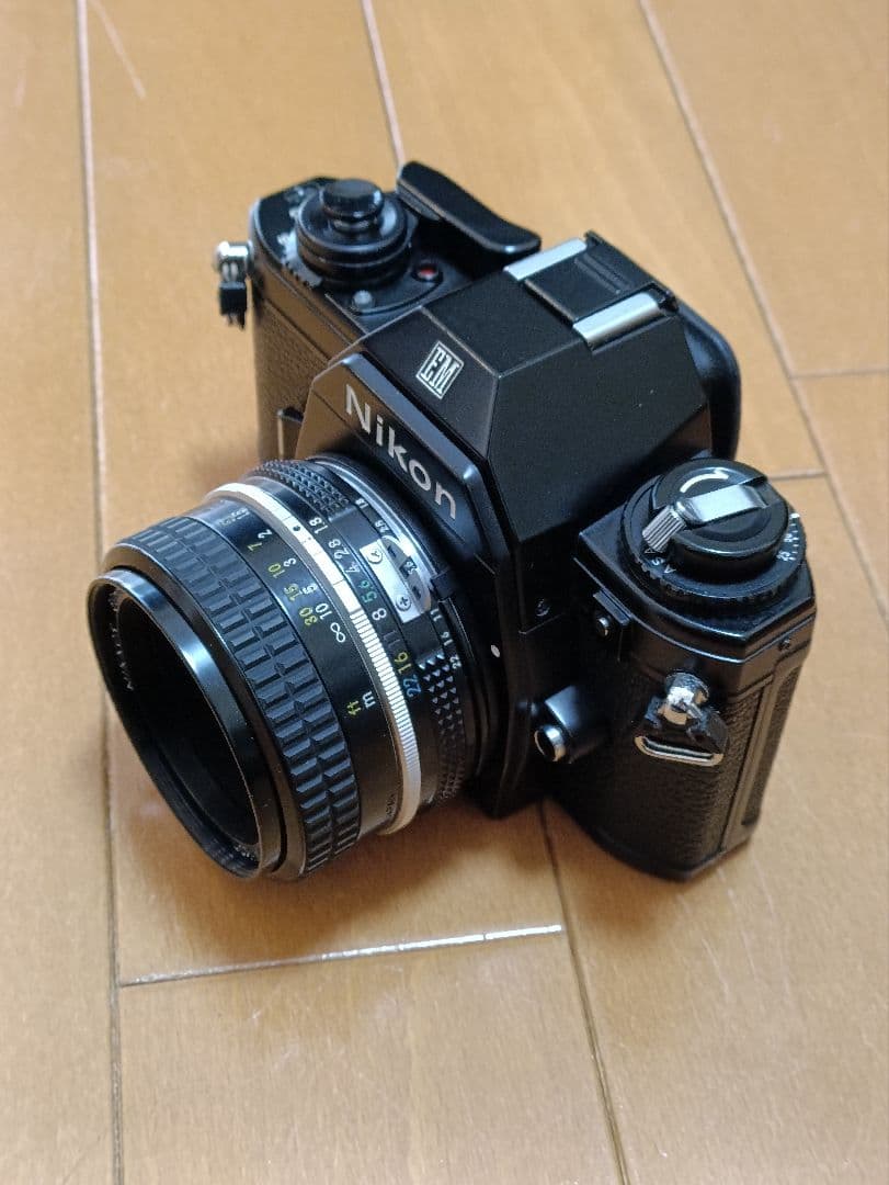 Nikon EM 本体 ＋ NIKKOR 50mm f/1.8 レンズセット