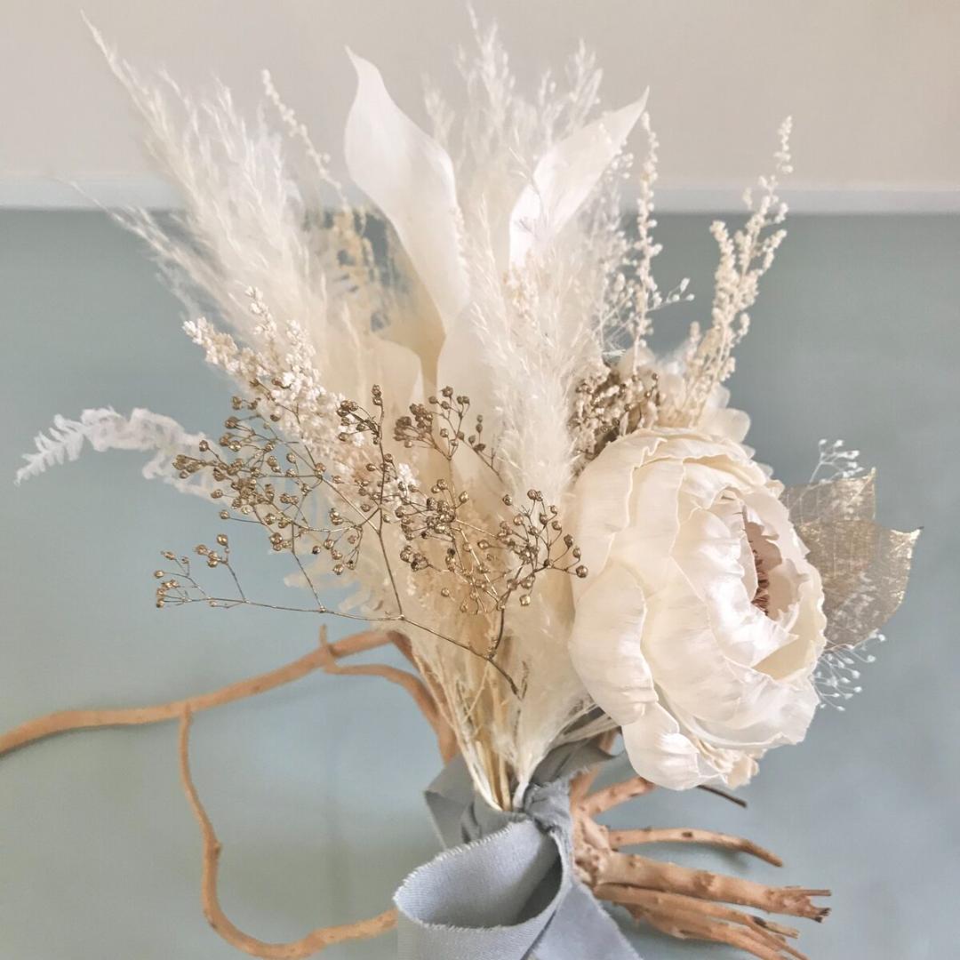 ホワイト＆少しゴールドの大人スワッグ　 Mふっくらタイプ