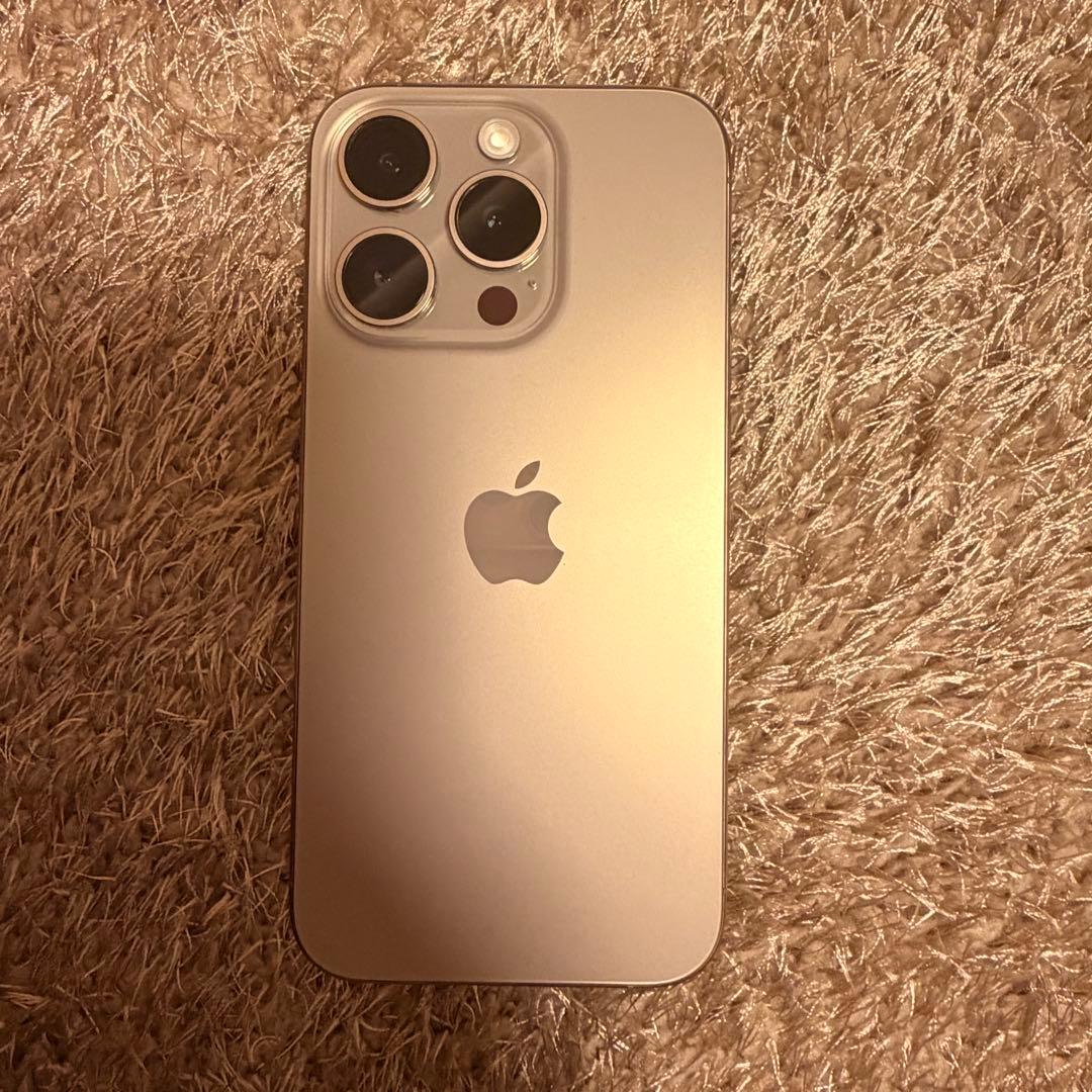 Apple iPhone 15 Pro ナチュラルチタニウム128GB 本体のみ