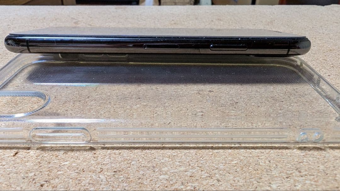 Apple iPhone X 本体超美品 クリアケース付き