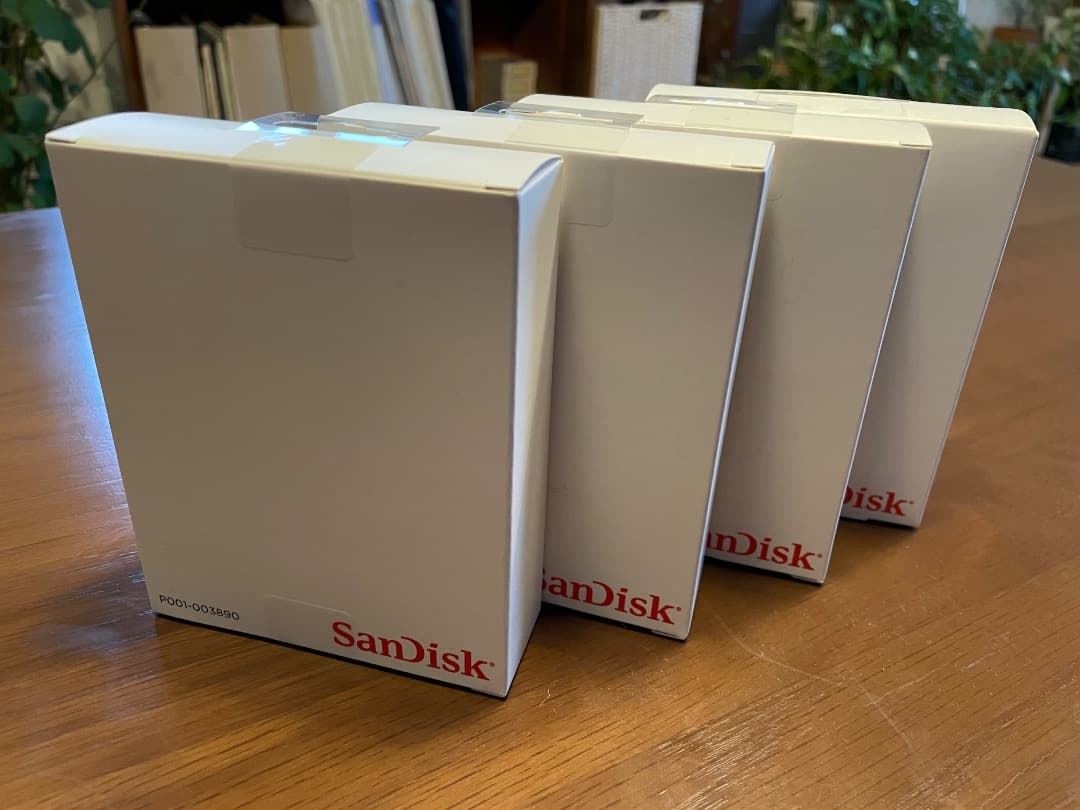 外付けハードディスク・ドライブ SanDisk SSD E61-1T00-GH25