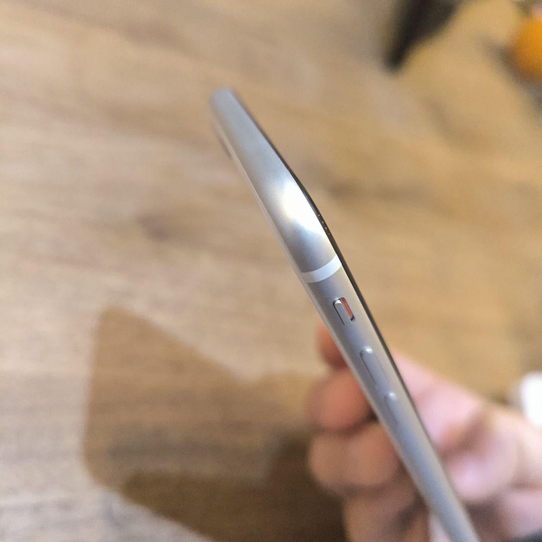 Apple iPhone SE2 64GB ホワイト 本体のみ
