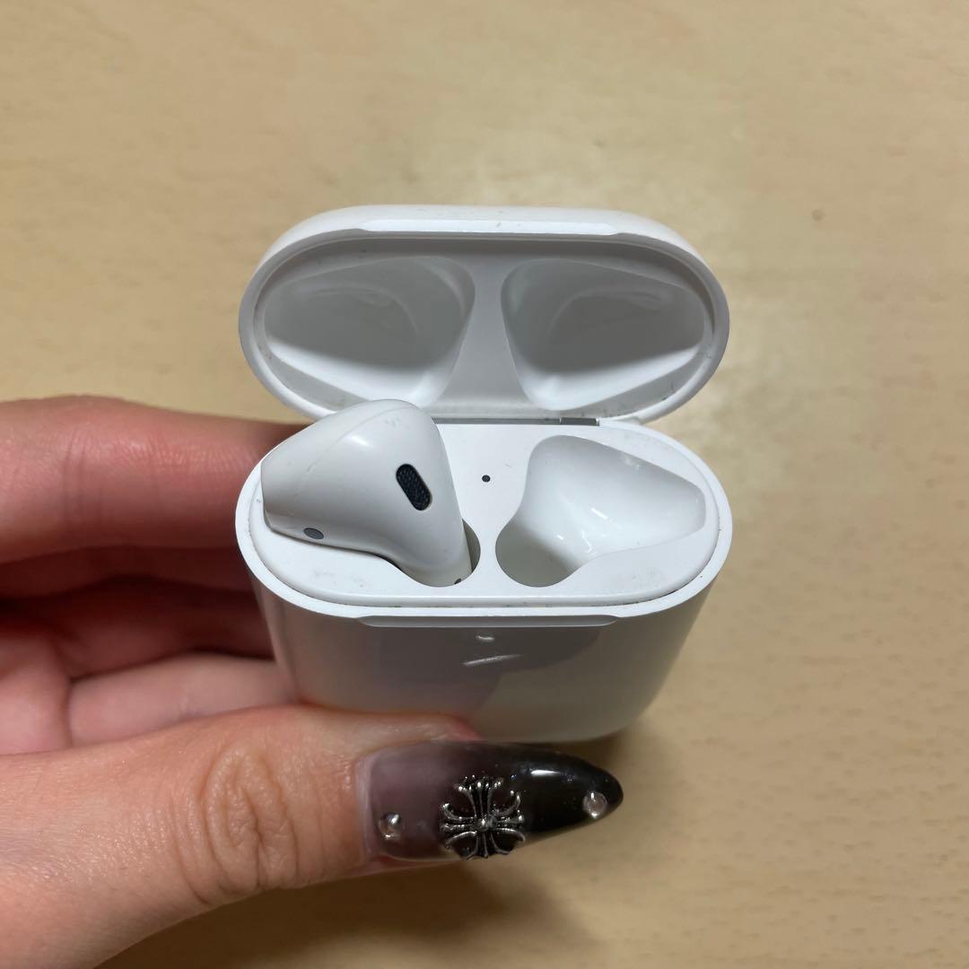 Apple AirPods MV7N2J/A 第2世代