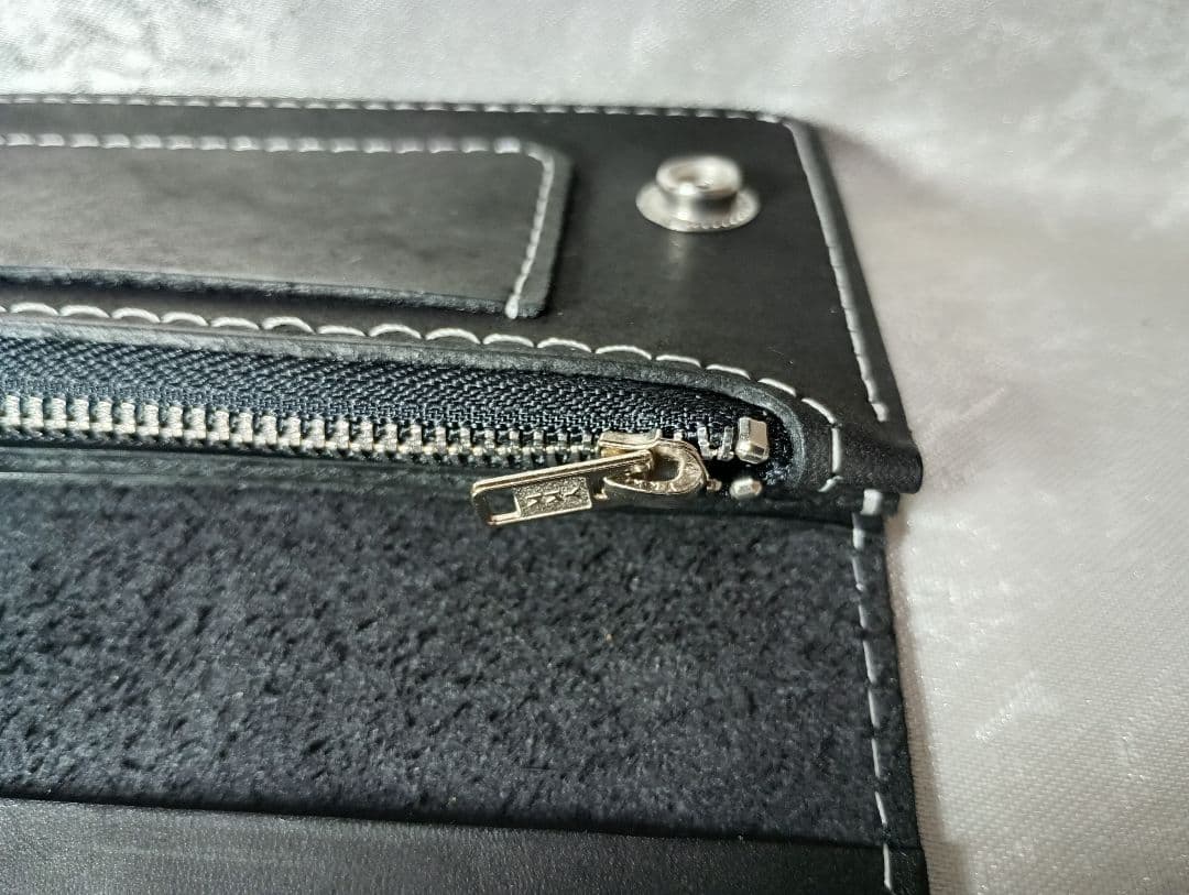 黒色　トラッカーウォレット　牛革　レザー　植物タンニン鞣し　三層二つ折り