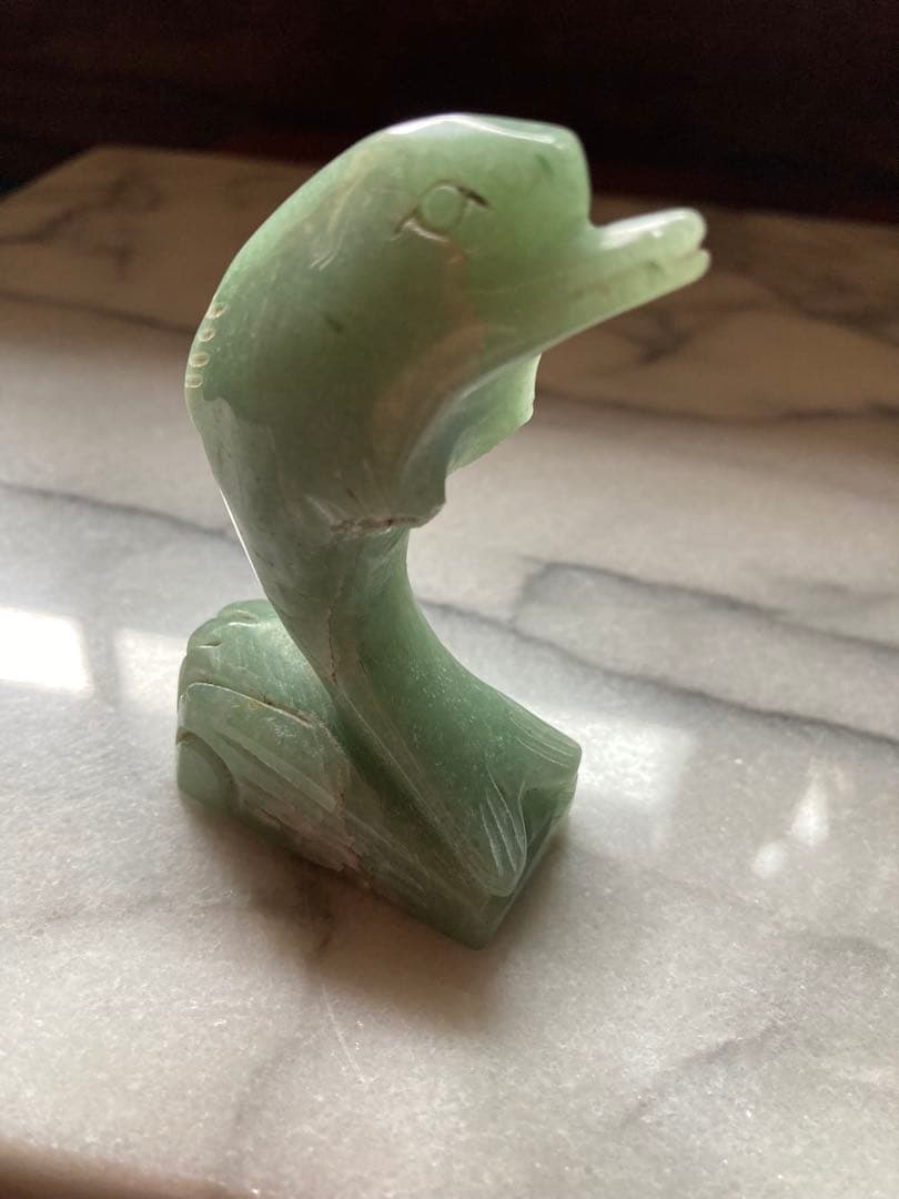 翡翠 イルカの彫刻 置物