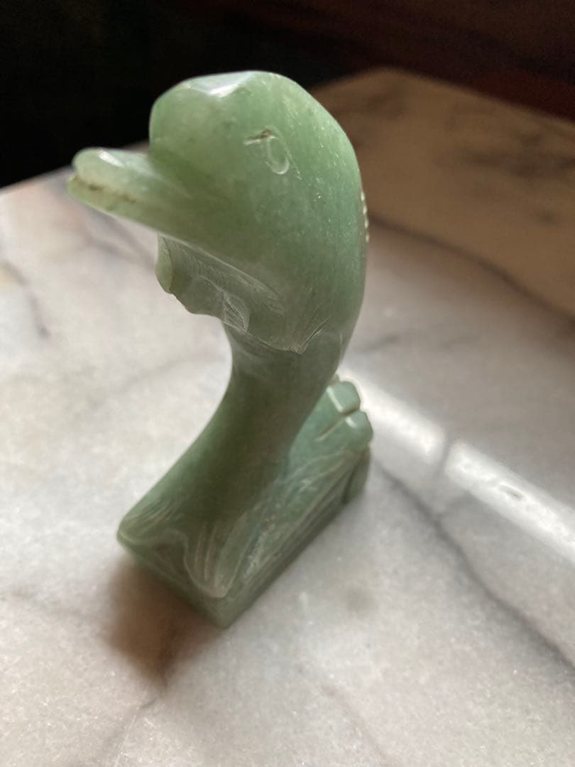 翡翠 イルカの彫刻 置物