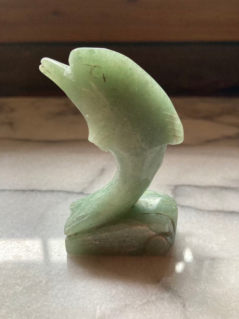 翡翠 イルカの彫刻 置物