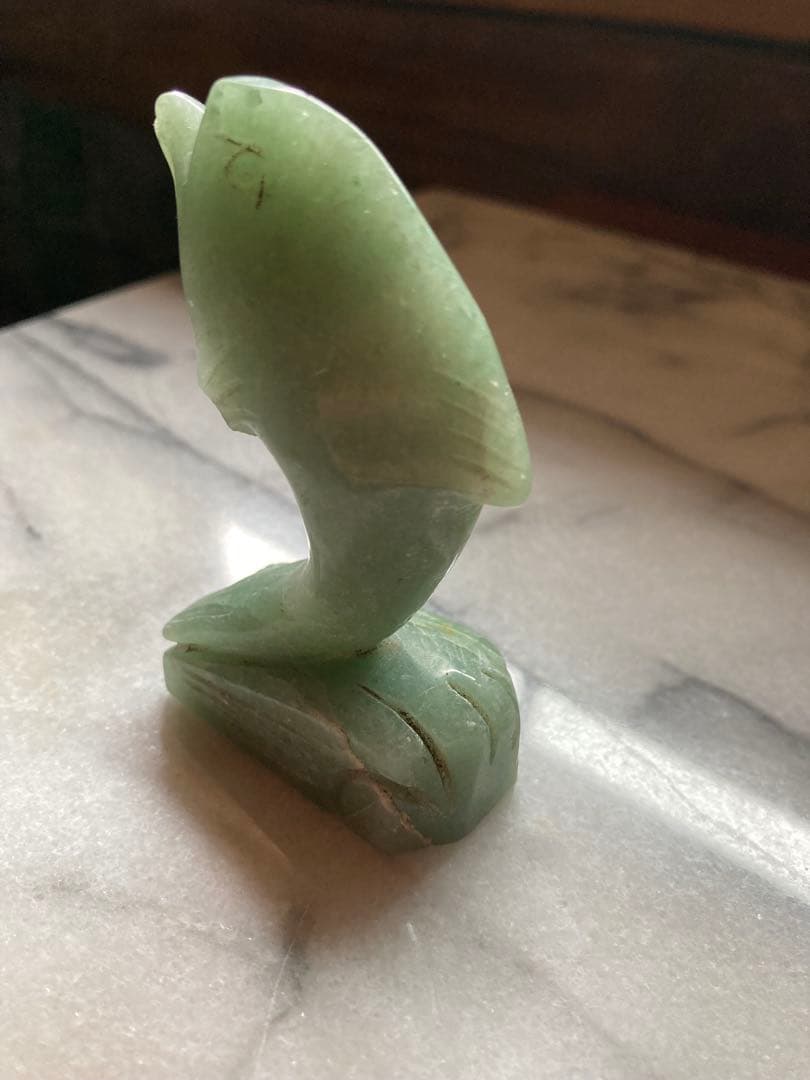 翡翠 イルカの彫刻 置物