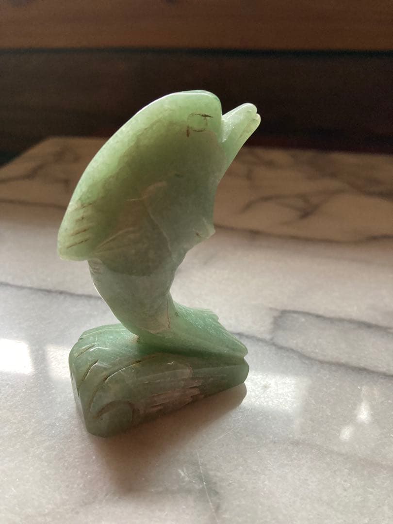 翡翠 イルカの彫刻 置物