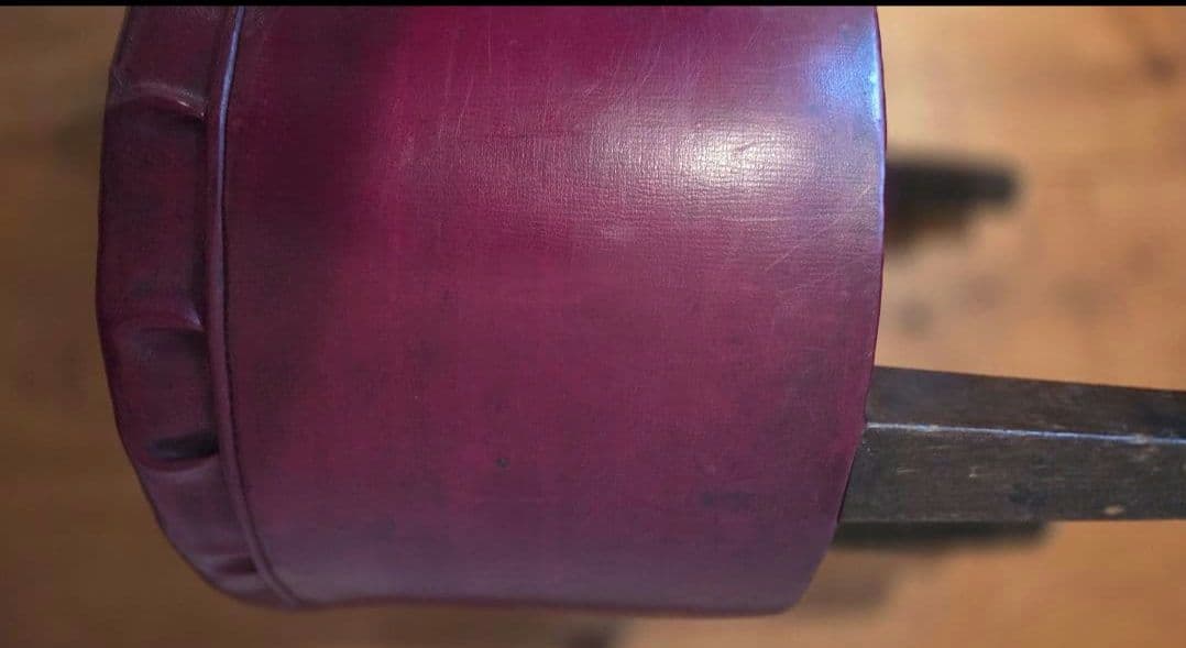 ☆アンティーク/レザー製バーガンディ円形スツール☆