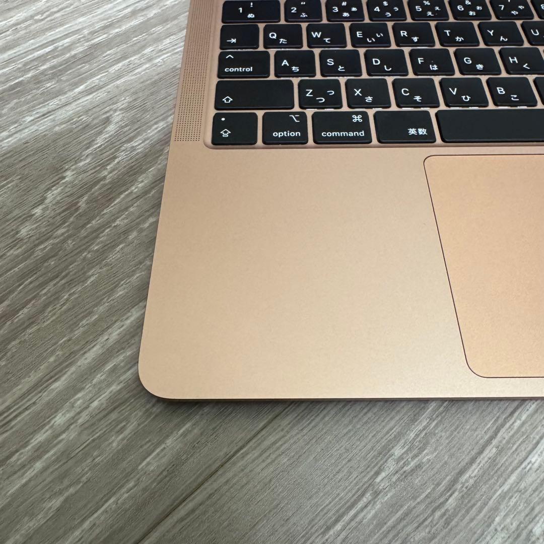美品 MacBook Air M1チップ 充電数9回『容量100％』