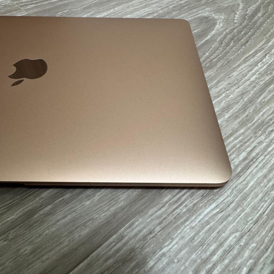 美品 MacBook Air M1チップ 充電数9回『容量100％』