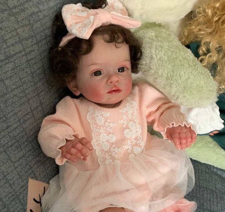 優しいお顔立ちのリボーンドール