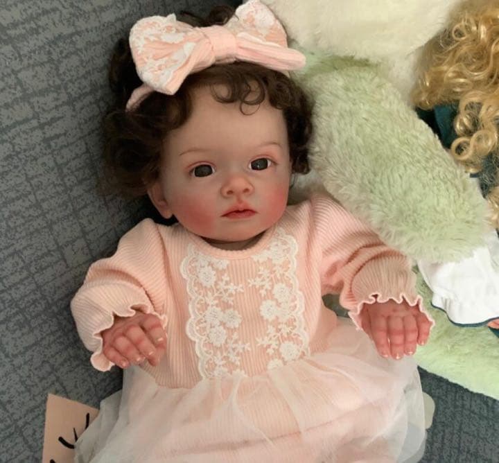 優しいお顔立ちのリボーンドール