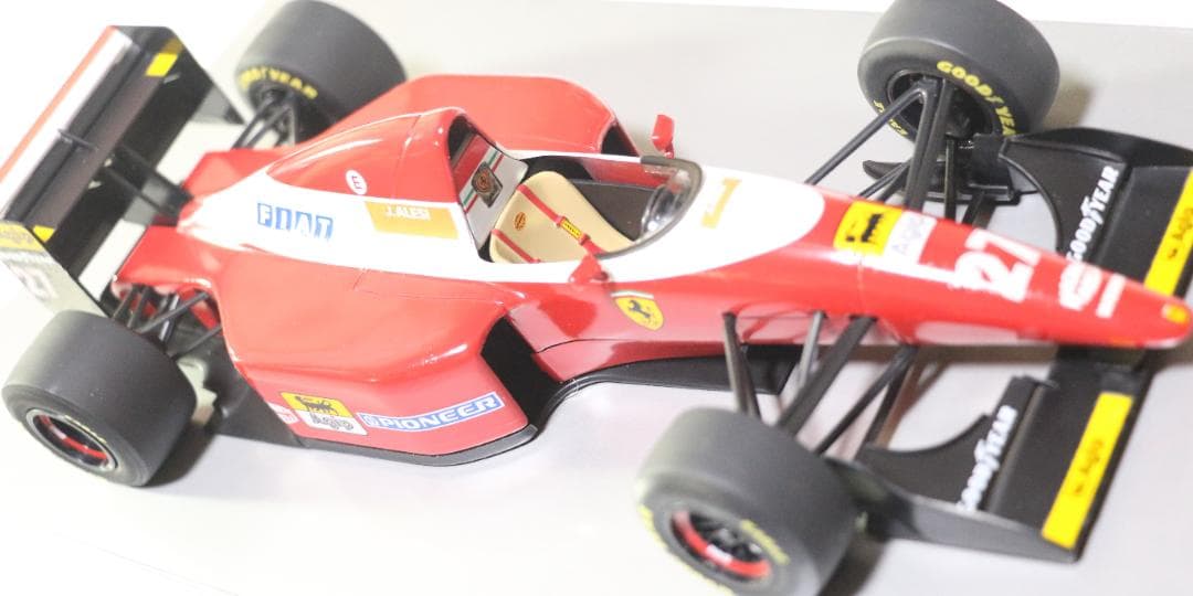 貴重ポールズモデル　１／1８　フェラーリＦ９３A　ジャン・アレジ仕様　中古品