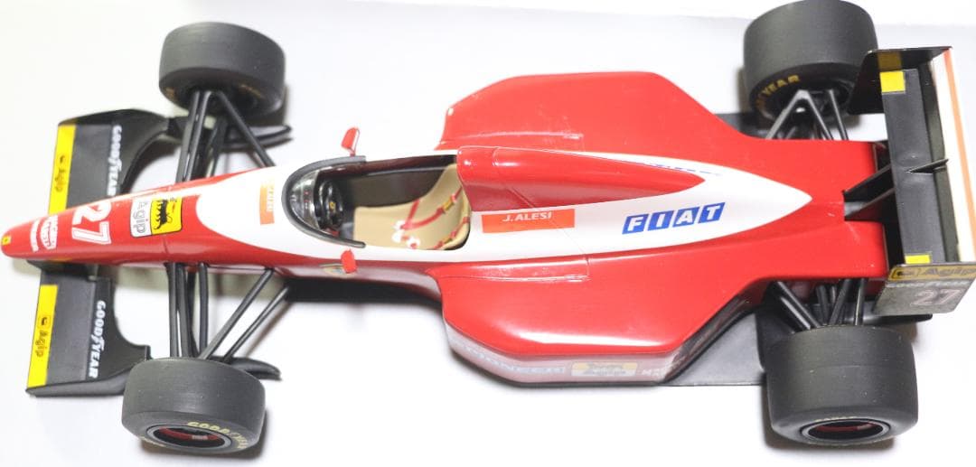 貴重ポールズモデル　１／1８　フェラーリＦ９３A　ジャン・アレジ仕様　中古品