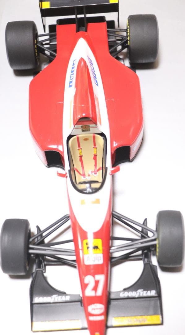 貴重ポールズモデル　１／1８　フェラーリＦ９３A　ジャン・アレジ仕様　中古品
