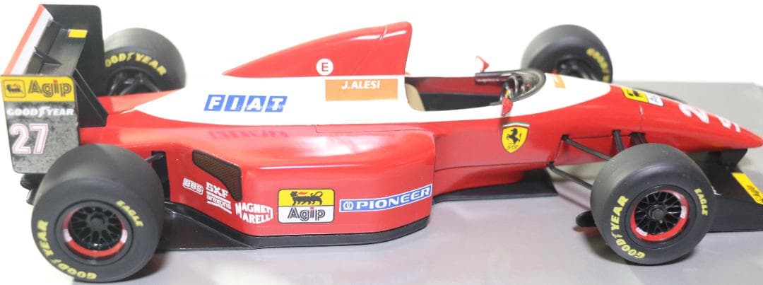 貴重ポールズモデル　１／1８　フェラーリＦ９３A　ジャン・アレジ仕様　中古品