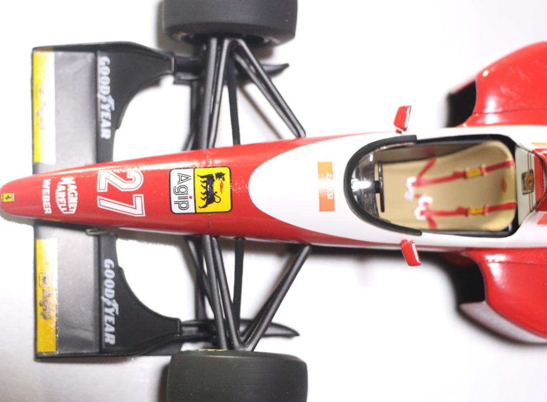 貴重ポールズモデル　１／1８　フェラーリＦ９３A　ジャン・アレジ仕様　中古品