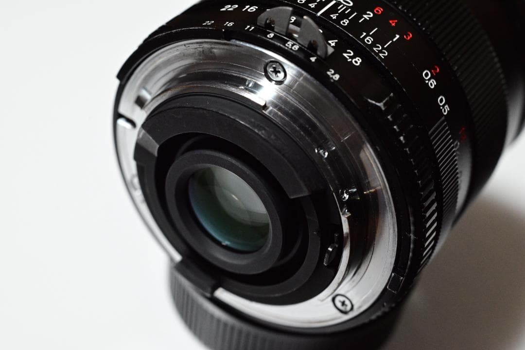 Carl Zeiss Distagon T* 25mm F2.8 ZF ニコンF