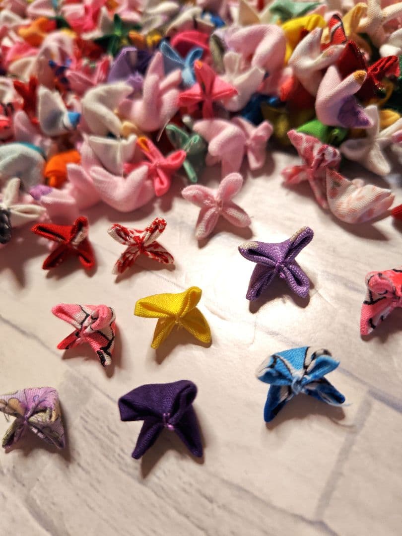 ハンドメイド　くくり花1350個＋ビーズ付きくくり花300個　セット
