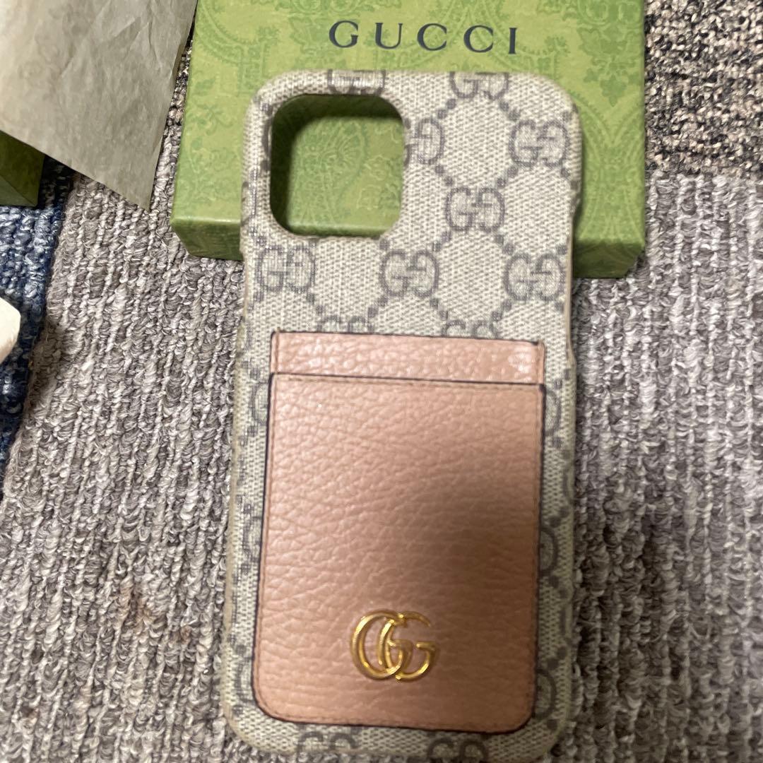 GUCCI カードポケット付き iPhoneケース　値下げ