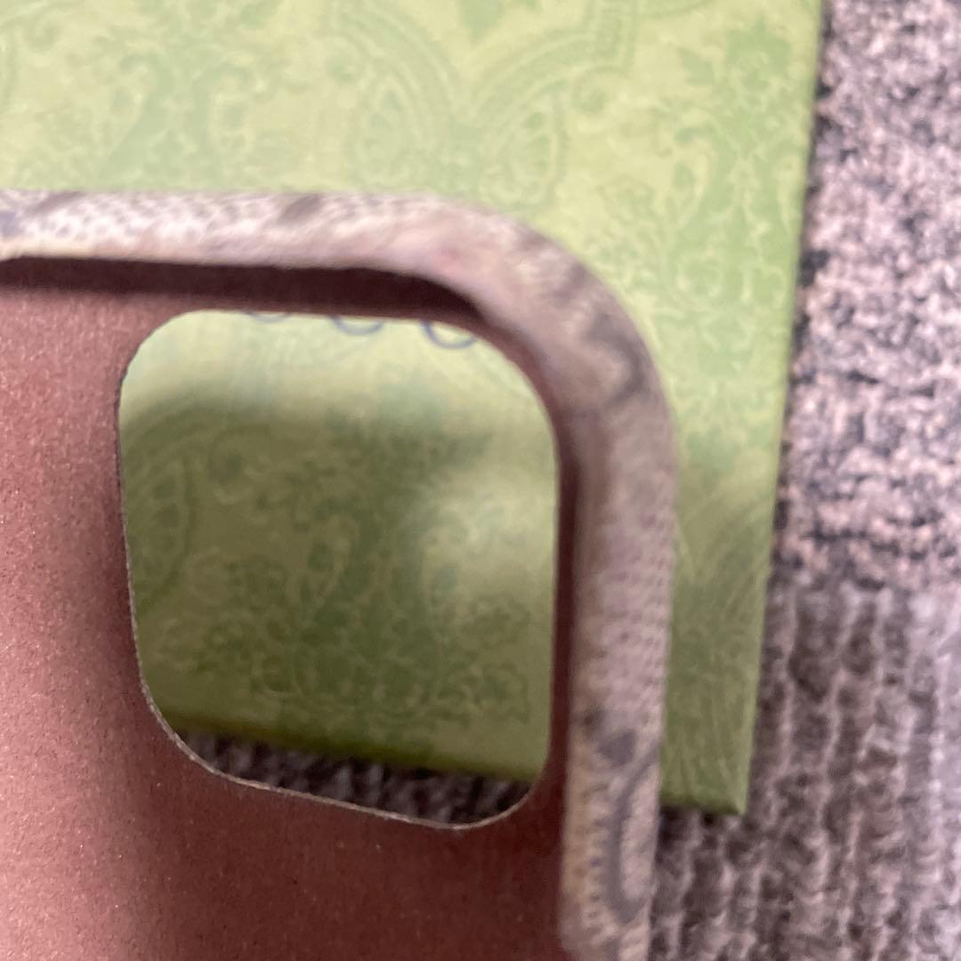 GUCCI カードポケット付き iPhoneケース　値下げ