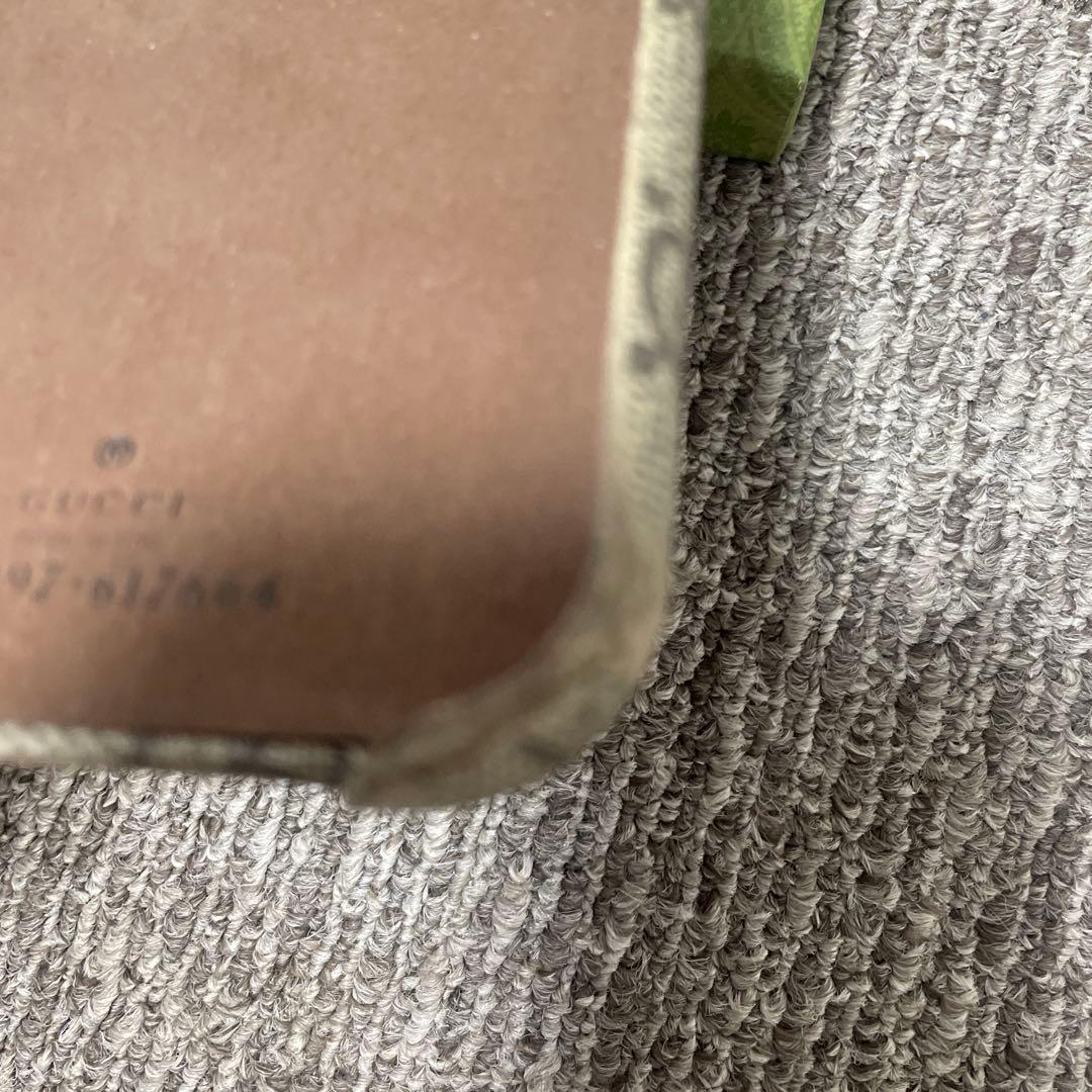 GUCCI カードポケット付き iPhoneケース　値下げ