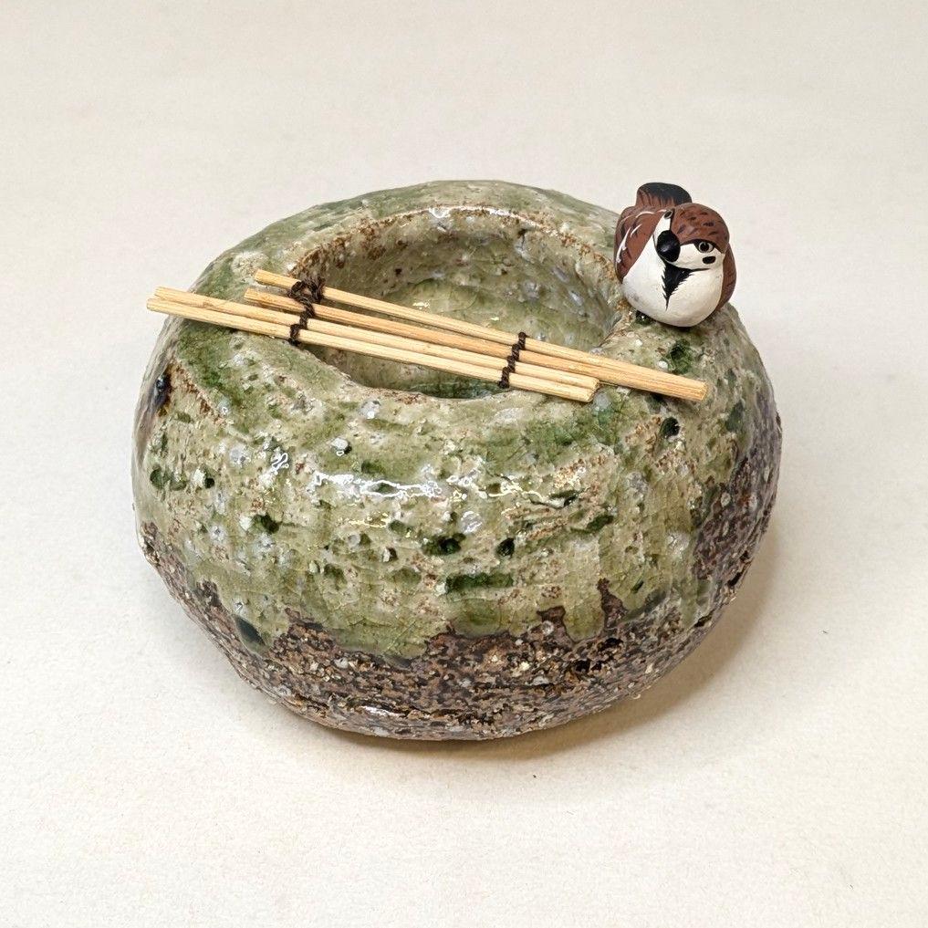 【フォロー割・新品】 つくばいに雀　ミニチュア　インテリア　蹲　スズメ　つくばい