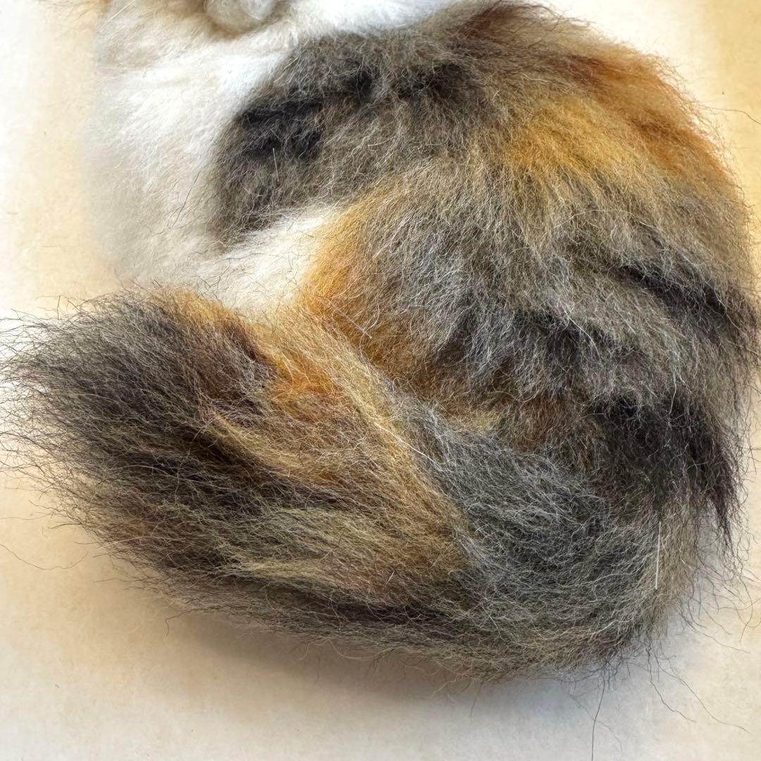 羊毛フェルト猫 三毛猫(ロングコート)ブローチ