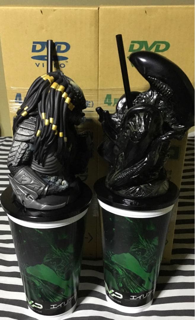AVP モンスターBOX エイリアン プレデター フィギュア付 ドリンクカップ