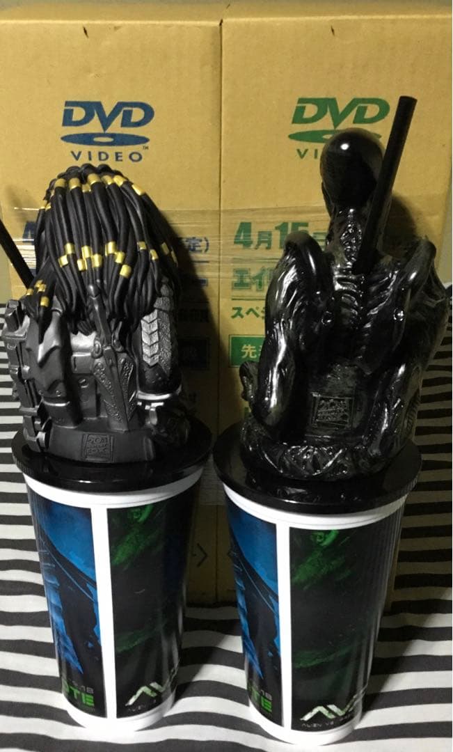 AVP モンスターBOX エイリアン プレデター フィギュア付 ドリンクカップ