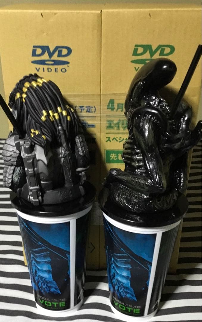 AVP モンスターBOX エイリアン プレデター フィギュア付 ドリンクカップ