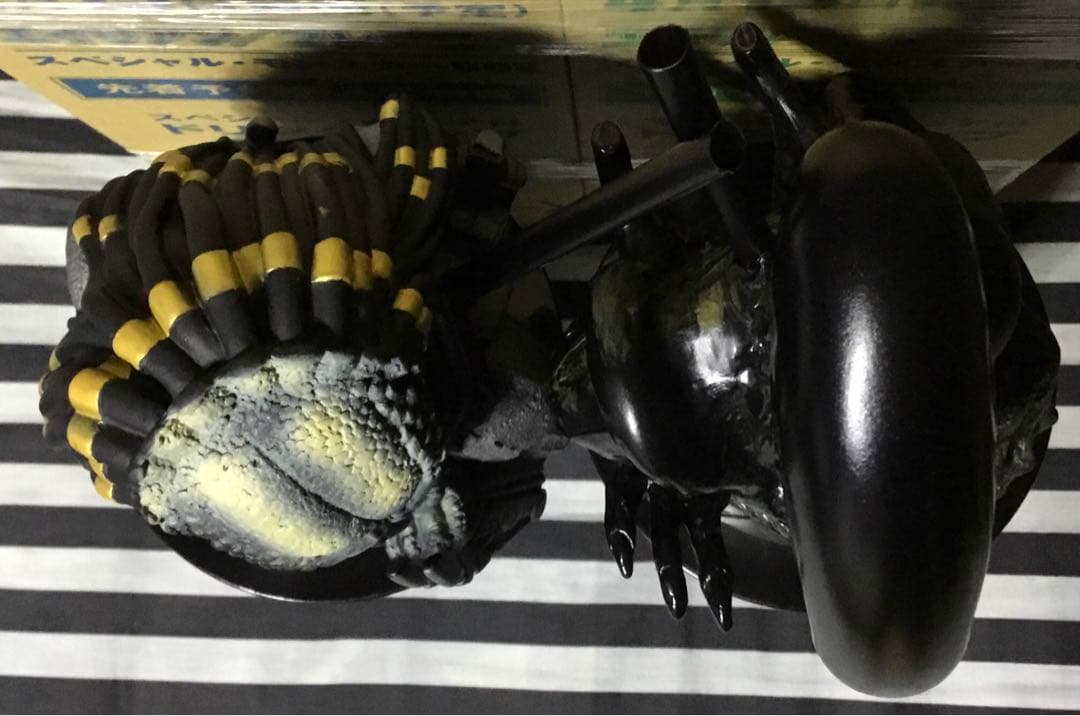 AVP モンスターBOX エイリアン プレデター フィギュア付 ドリンクカップ