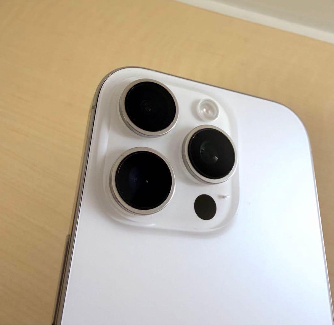 【美品】Apple iPhone 16 Proホワイトチタニウム